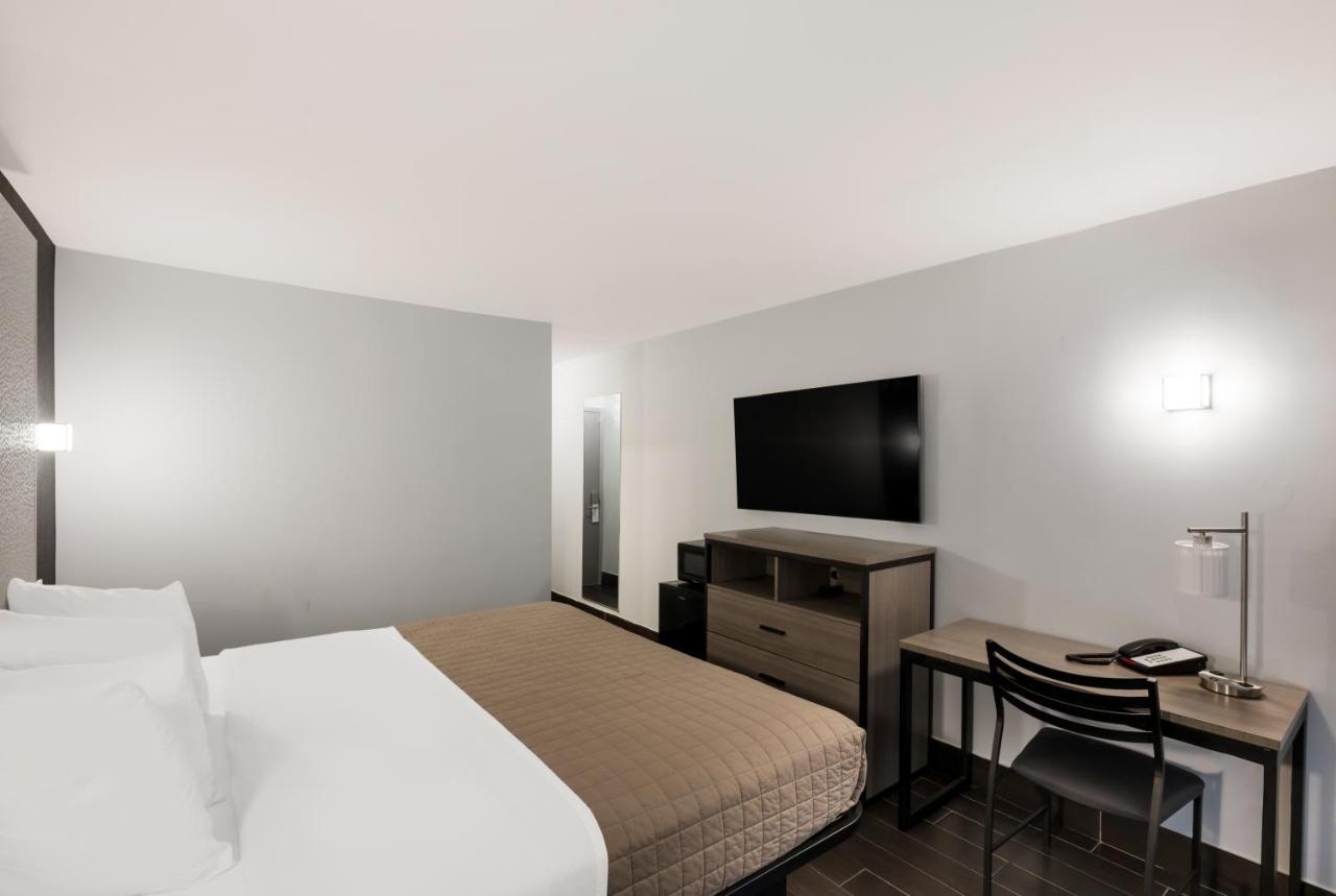 Essence Express Wayne Hotel Екстериор снимка