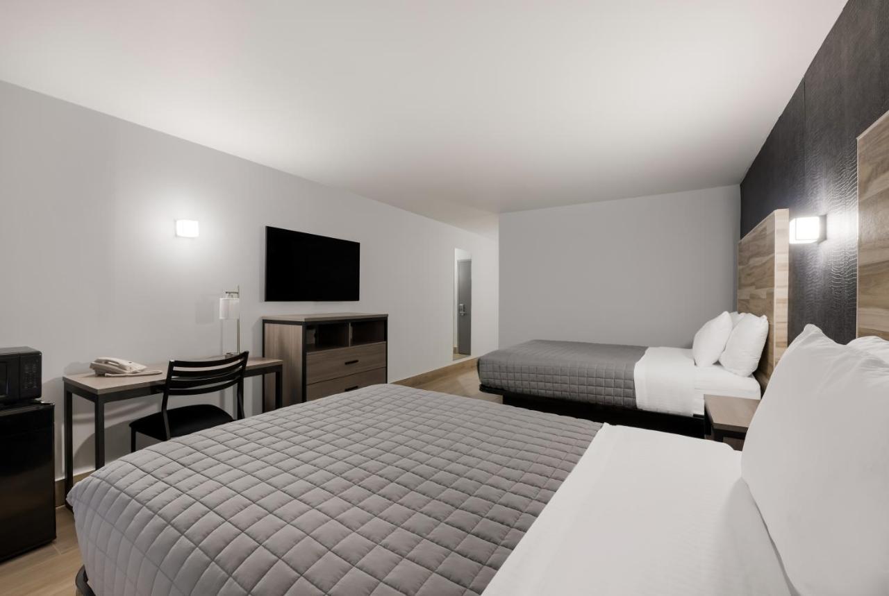 Essence Express Wayne Hotel Екстериор снимка