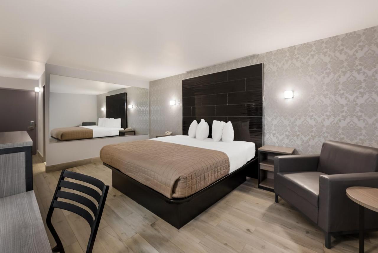 Essence Express Wayne Hotel Екстериор снимка
